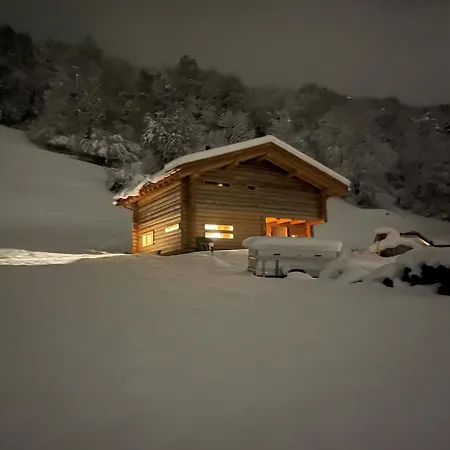 Chalet Maiensaess, Berghuette Chlara - Autark, Voll Ausgestattet, Ressourcen Begrenzt