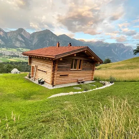 Maiensaess, Berghuette Chlara - Autark, Voll Ausgestattet, Ressourcen Begrenzt Untervaz