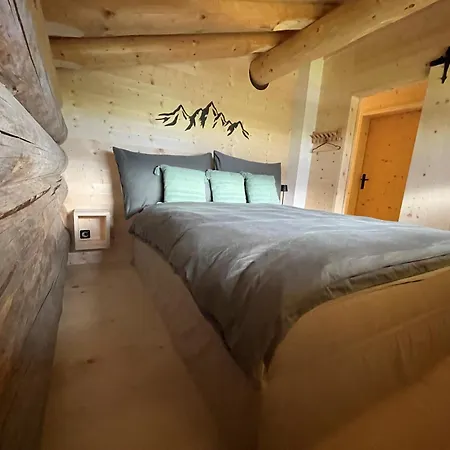 Maiensaess, Berghuette Chlara - Autark, Voll Ausgestattet, Ressourcen Begrenzt * Untervaz