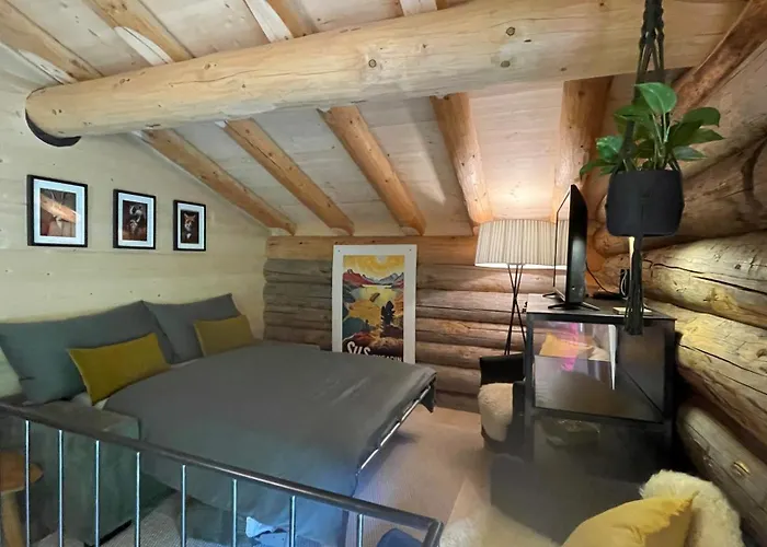 Chalet Maiensäss, Berghütte Chlara - Autark, Voll Ausgestattet, Ressourcen Begrenzt *