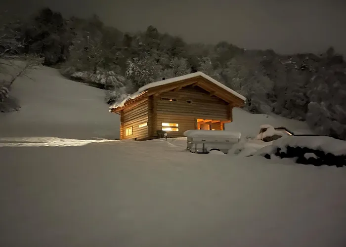 Chalet Maiensäss, Berghütte Chlara - Autark, Voll Ausgestattet, Ressourcen Begrenzt