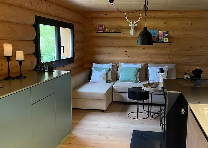 Maiensäss, Berghütte Chlara - Autark, Voll Ausgestattet, Ressourcen Begrenzt Untervaz